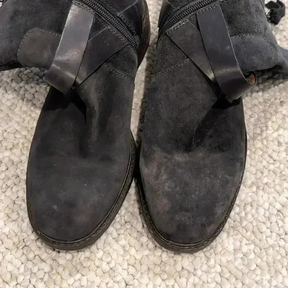 Suede boots  - Picture 9 of 11